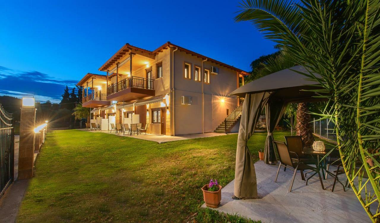 Luxury Apartments Marianna Neos Marmaras Exterior photo