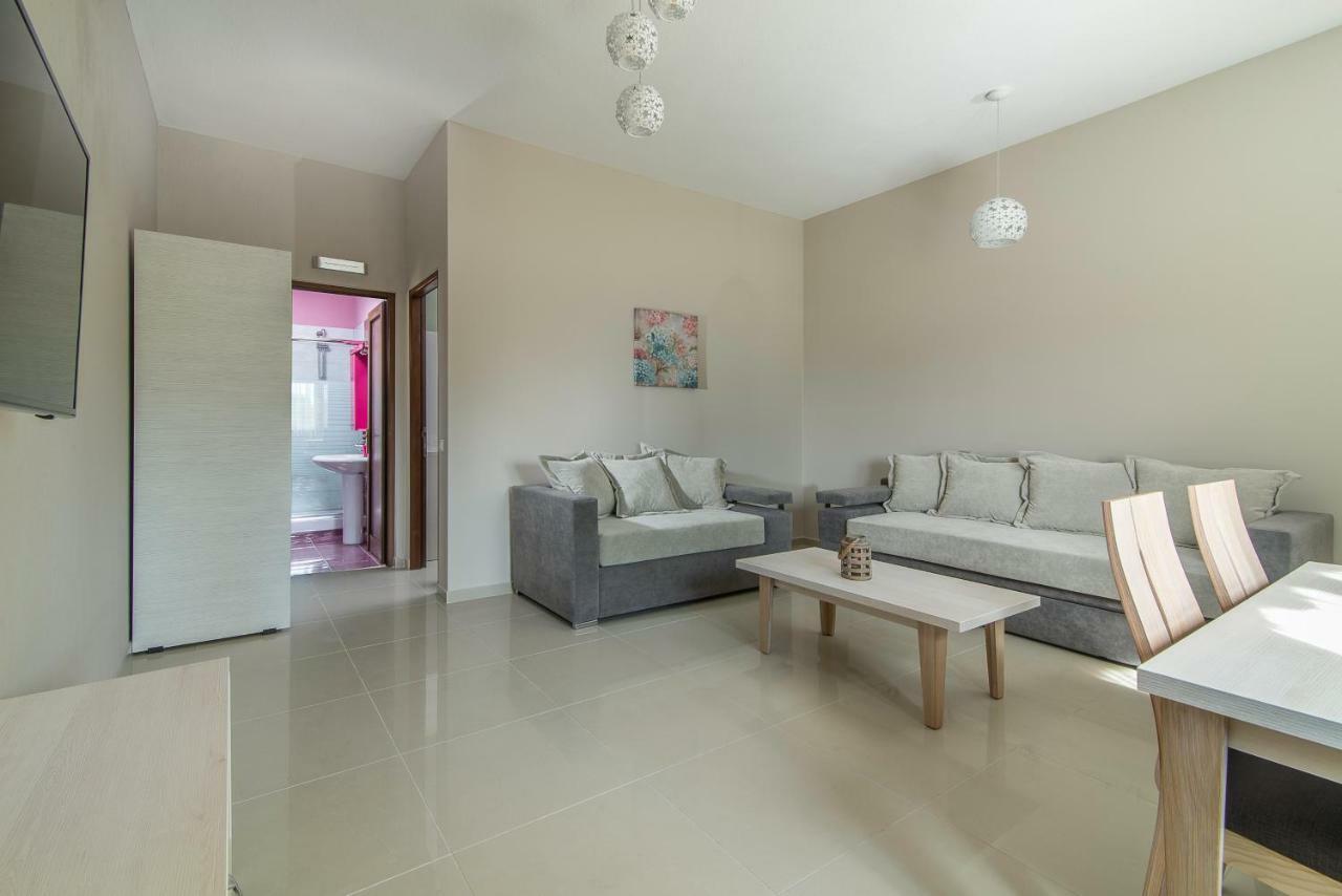 Luxury Apartments Marianna Neos Marmaras Exterior photo